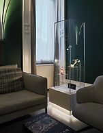 De Bonart Naples, Curio Collection by Hilton