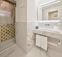 De Bonart Naples, Curio Collection by Hilton