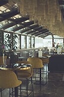 De Bonart Naples, Curio Collection by Hilton