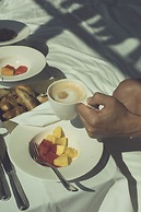 De Bonart Naples, Curio Collection by Hilton