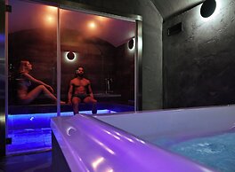 De Bonart Naples, Curio Collection by Hilton