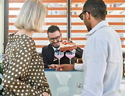 De Bonart Naples, Curio Collection by Hilton