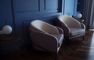 De Bonart Naples, Curio Collection by Hilton