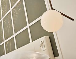 De Bonart Naples, Curio Collection by Hilton