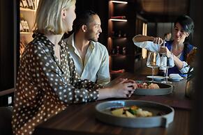 De Bonart Naples, Curio Collection by Hilton