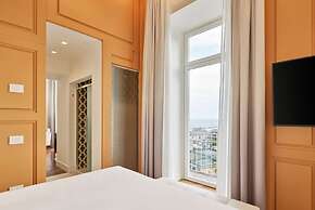 De Bonart Naples, Curio Collection by Hilton