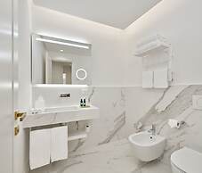 De Bonart Naples, Curio Collection by Hilton