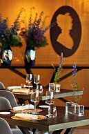 De Bonart Naples, Curio Collection by Hilton