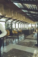 De Bonart Naples, Curio Collection by Hilton