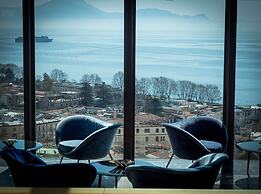 De Bonart Naples, Curio Collection by Hilton