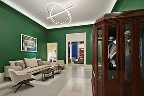 De Bonart Naples, Curio Collection by Hilton