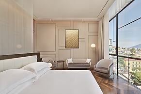 De Bonart Naples, Curio Collection by Hilton