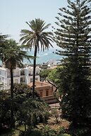 De Bonart Naples, Curio Collection by Hilton