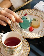 De Bonart Naples, Curio Collection by Hilton