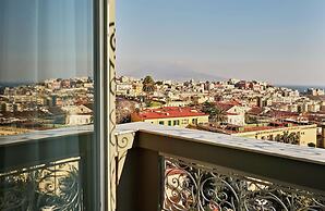 De Bonart Naples, Curio Collection by Hilton