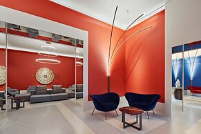 De Bonart Naples, Curio Collection by Hilton