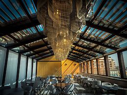 De Bonart Naples, Curio Collection by Hilton