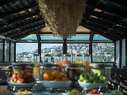 De Bonart Naples, Curio Collection by Hilton