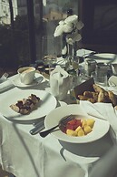 De Bonart Naples, Curio Collection by Hilton