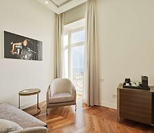 De Bonart Naples, Curio Collection by Hilton