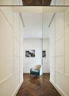 De Bonart Naples, Curio Collection by Hilton