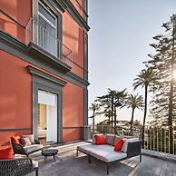 De Bonart Naples, Curio Collection by Hilton