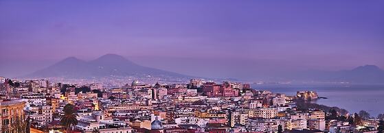 De Bonart Naples, Curio Collection by Hilton