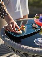 De Bonart Naples, Curio Collection by Hilton