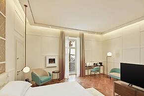 De Bonart Naples, Curio Collection by Hilton