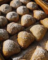 De Bonart Naples, Curio Collection by Hilton