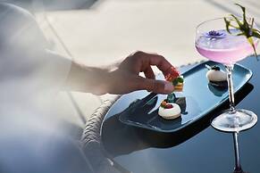 De Bonart Naples, Curio Collection by Hilton