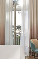 De Bonart Naples, Curio Collection by Hilton