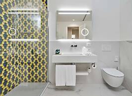 De Bonart Naples, Curio Collection by Hilton