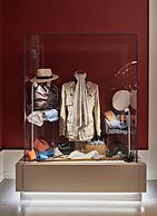 De Bonart Naples, Curio Collection by Hilton