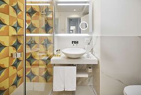 De Bonart Naples, Curio Collection by Hilton