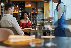 De Bonart Naples, Curio Collection by Hilton