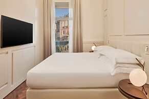 De Bonart Naples, Curio Collection by Hilton