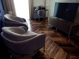 De Bonart Naples, Curio Collection by Hilton