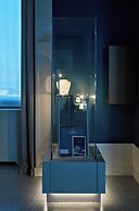 De Bonart Naples, Curio Collection by Hilton