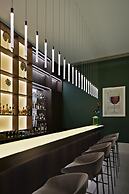 De Bonart Naples, Curio Collection by Hilton