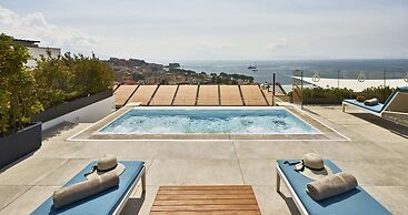 De Bonart Naples, Curio Collection by Hilton