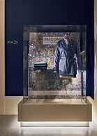 De Bonart Naples, Curio Collection by Hilton