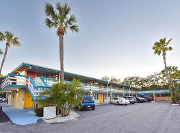 Golden Host Resort - Sarasota