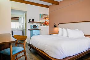 Golden Host Resort - Sarasota