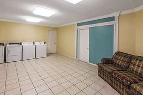 Travelodge by Wyndham Natchitoches