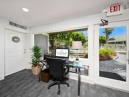 Carlsbad By The Sea Hotel