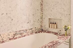 The Connaught, Maybourne