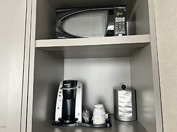 Holiday Inn Toronto Airport East by IHG