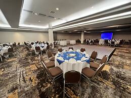 Holiday Inn Toronto Airport East by IHG