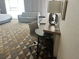 Holiday Inn Toronto Airport East by IHG